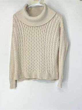 American eagle women’s cable knot turtle neck sweater XS